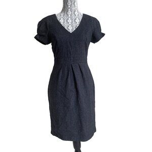 Banana Republic Wool Grey sheath Dress in Size 4, Stretch, v neck, cap sleeve